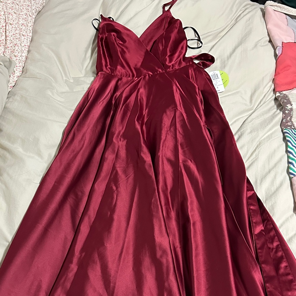 Windsor Burgundy Maxi Dress